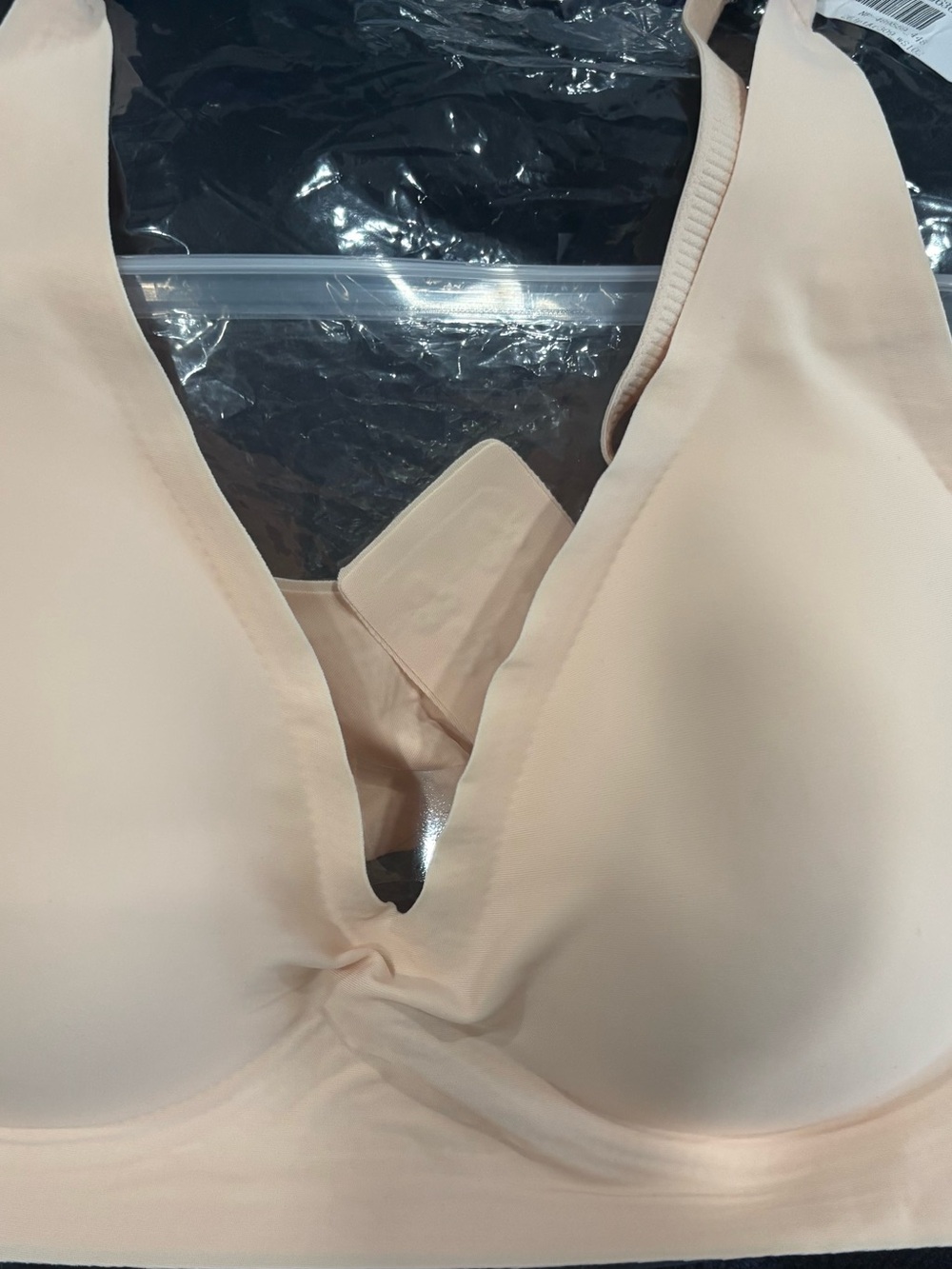 Seamless Plunge Bra in Light Nude
